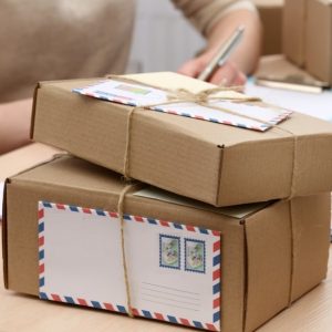 Emploi à domicile : est-ce que l’emballage d’échantillons vaut vraiment le coût ?