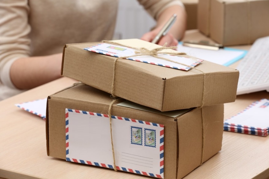 Emploi à domicile : est-ce que l’emballage d’échantillons vaut vraiment le coût ?